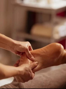 Foot Reflexology / Neck & Shoulder (30mins) 脚底颈肩按摩